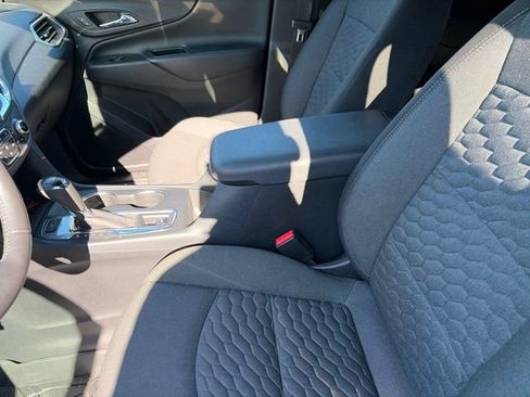 Used 2021 Chevrolet Equinox LT AWD/4WD image 8