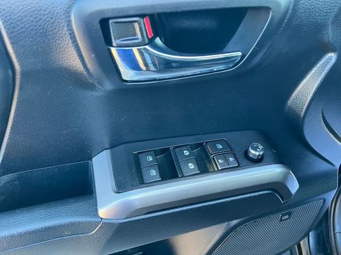 Used 2018 Toyota Tacoma Limited image 16