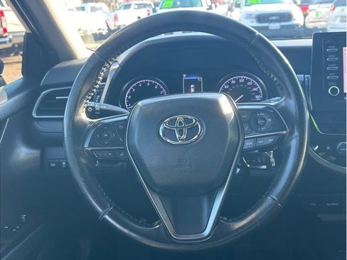 Used 2022 Toyota Camry SE image 16