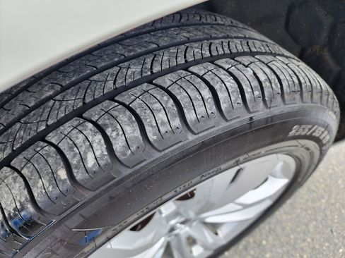 Used 2017 Audi Q7 3.0T Premium AWD/4WD image 45