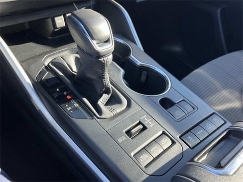 Used 2020 Toyota Highlander LE image 23