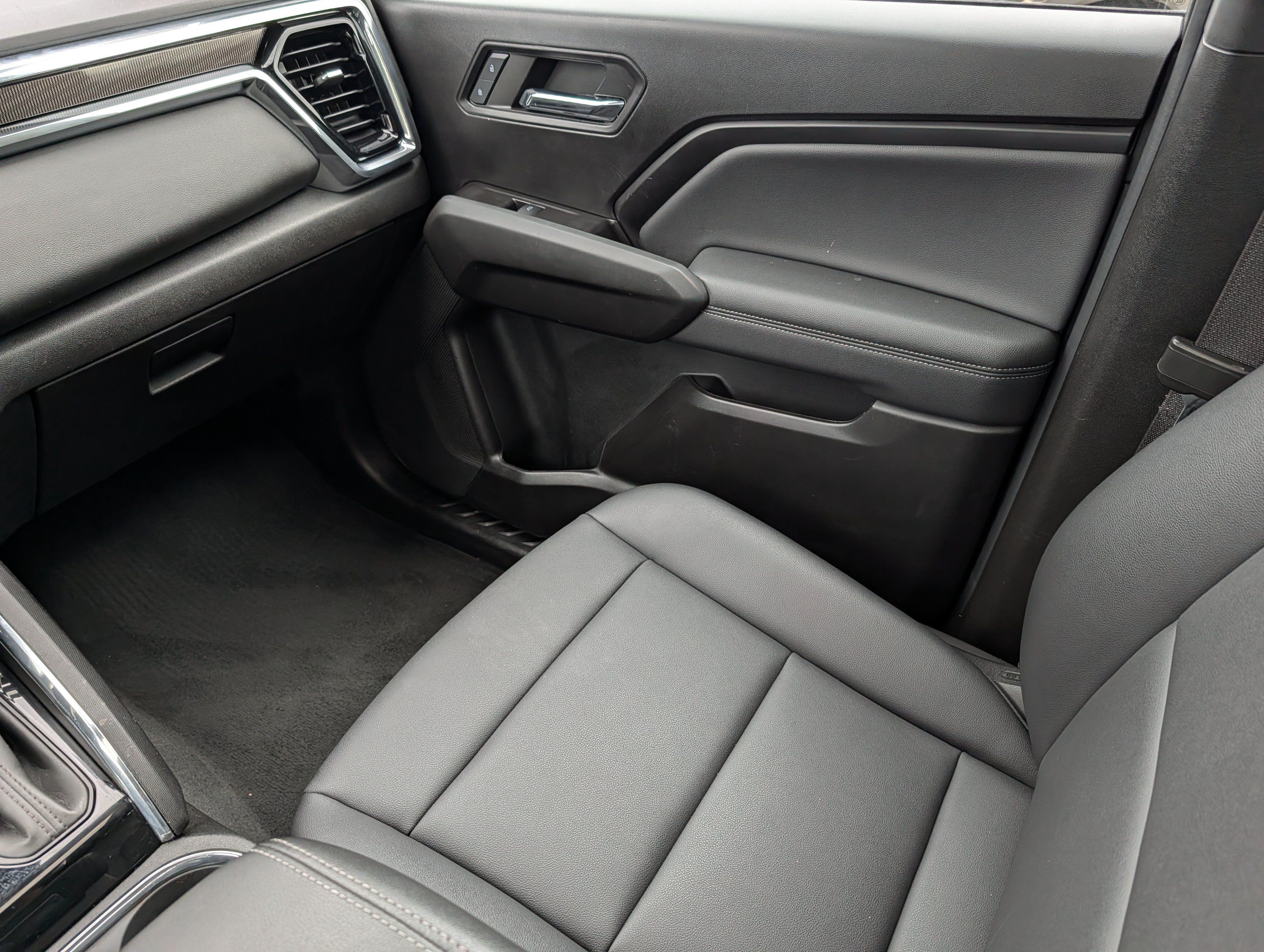 Used 2024 GMC Canyon Elevation w/ Elevation Premium Package AWD/4WD image 11