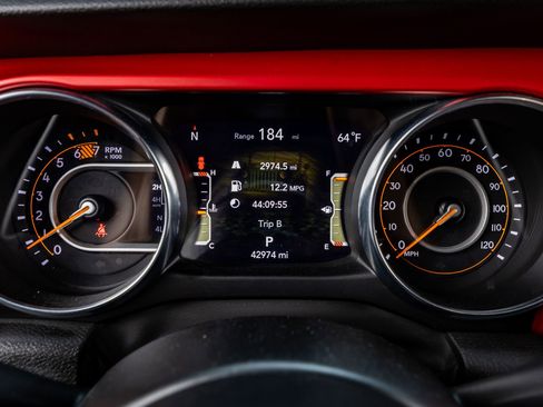 Used 2023 Jeep Wrangler Unlimited Rubicon w/ Steel Bumper Group image 19