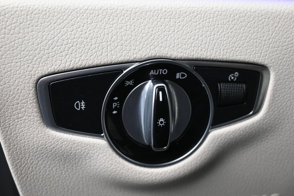 Used 2019 Mercedes-Benz E 300 4MATIC image 18