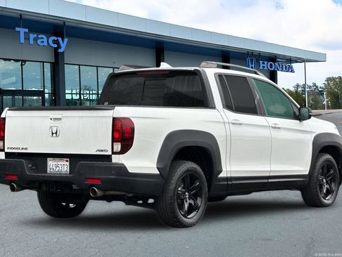 Certified 2023 Honda Ridgeline Black Edition image 6