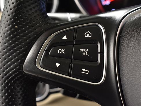 Used 2017 Mercedes-Benz GLC 300 4MATIC image 20