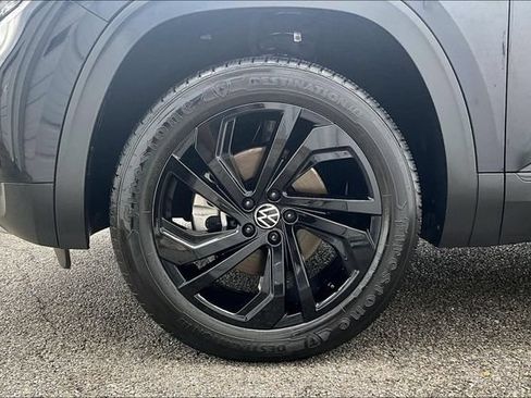 Used 2023 Volkswagen Atlas SE w/ Black Wheel Package FWD image 30