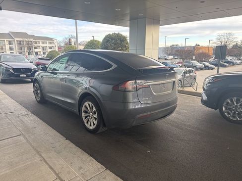 Used 2018 Tesla Model X 100D image 4