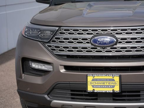 Used 2021 Ford Explorer Limited w/ Equipment Group 301A AWD/4WD image 9