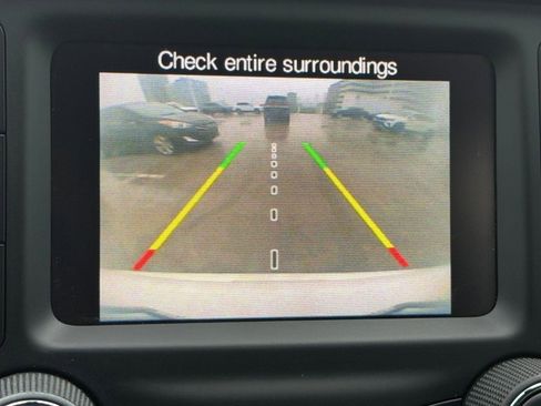 Used 2018 Jeep Compass Latitude FWD image 25