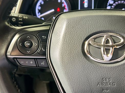 Used 2023 Toyota Camry SE image 18