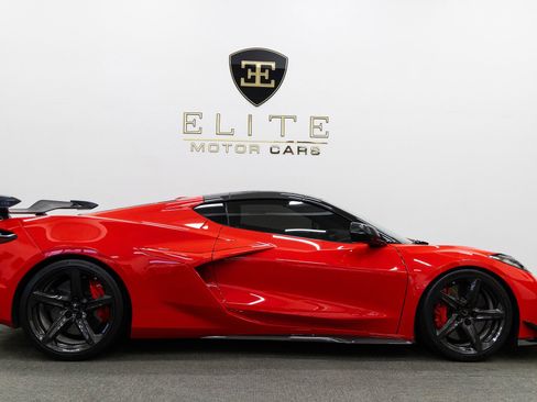 Used 2023 Chevrolet Corvette Z06 w/ Z07 Performance Package image 8