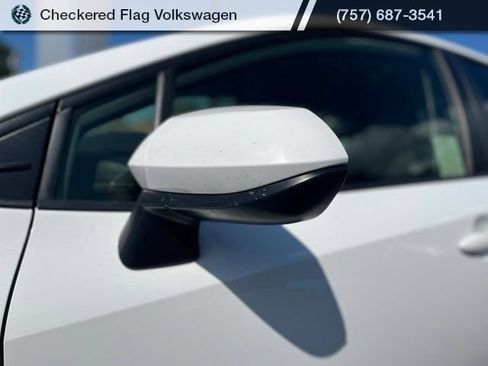 Used 2022 Toyota Corolla LE FWD image 2