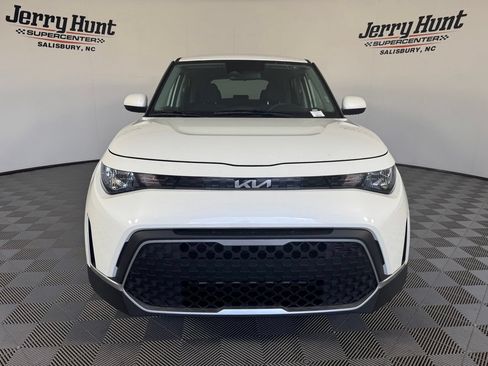 Used 2025 Kia Soul LX w/ LX Technology Package FWD image 5