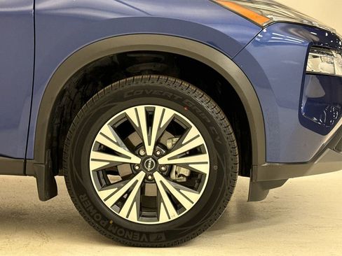Used 2022 Nissan Rogue SV image 6