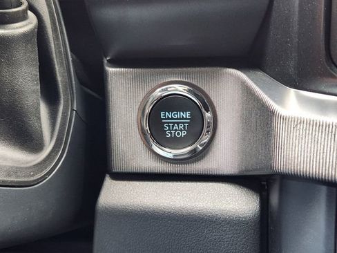 Used 2025 Ford F250 Platinum w/ FX4 Off-Road Package AWD/4WD image 21