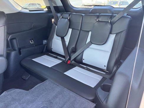 Used 2024 Ford Explorer XLT w/ Equipment Group 202A AWD/4WD image 13