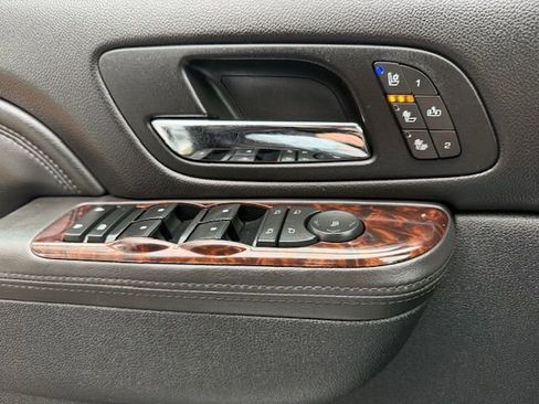 Used 2013 GMC Yukon XL Denali image 12