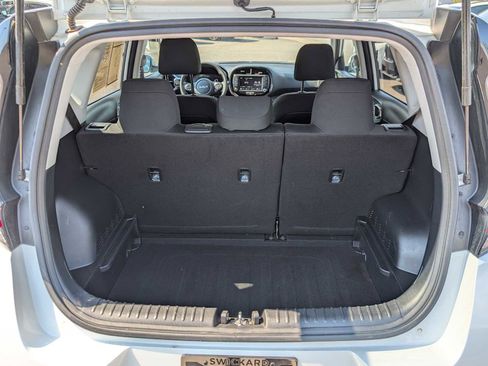 Used 2023 Kia Soul LX w/ Option Group 015 image 18