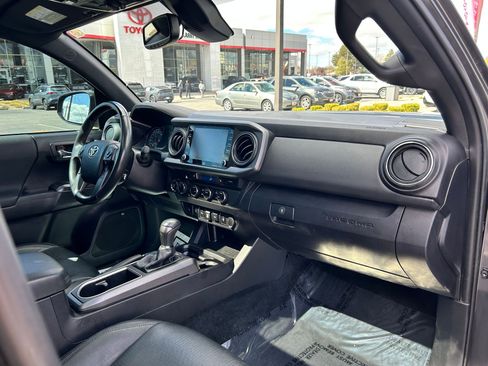 Certified 2021 Toyota Tacoma TRD Off-Road w/ TRD Premium Off Road Package image 28