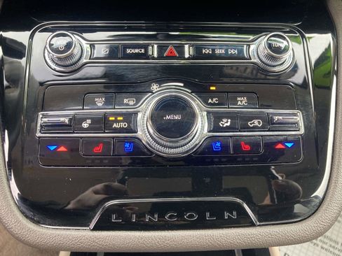 Certified 2022 Lincoln Corsair Standard w/ Equipment Group 101A image 25