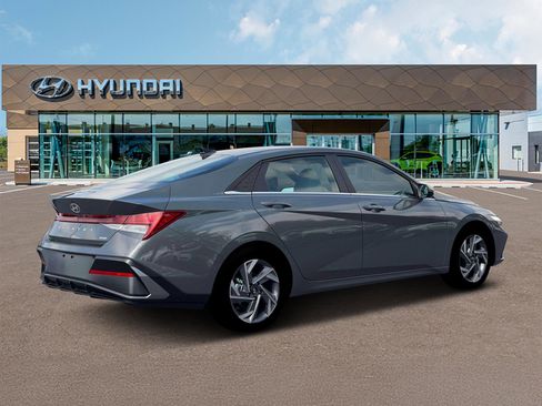 New 2026 Hyundai Elantra Limited FWD image 8