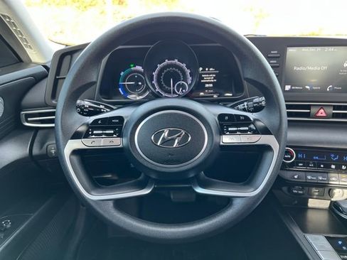 Used 2021 Hyundai Elantra Blue image 19