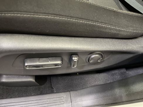 Used 2023 Honda CR-V EX image 12