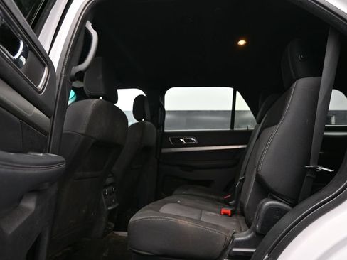 Used 2018 Ford Explorer XLT AWD/4WD image 23