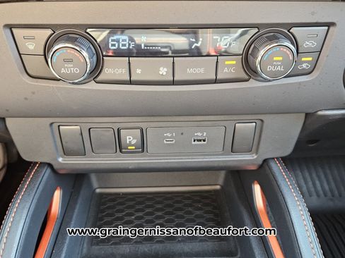 Used 2024 Nissan Frontier PRO-4X w/ Technology Package image 10