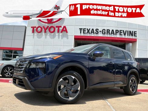 Used 2025 Nissan Rogue SV FWD image 1