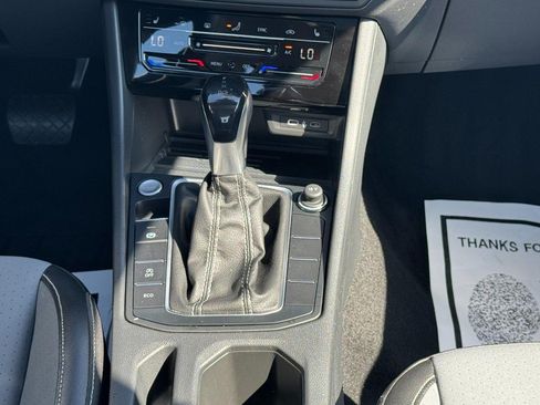 Used 2025 Volkswagen Jetta SE FWD image 17