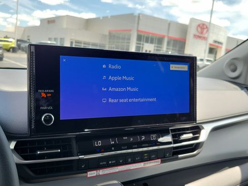 New 2026 Toyota Sienna XLE FWD image 27