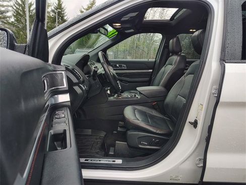 Used 2018 Ford Explorer Sport w/ Equipment Group 401A image 2