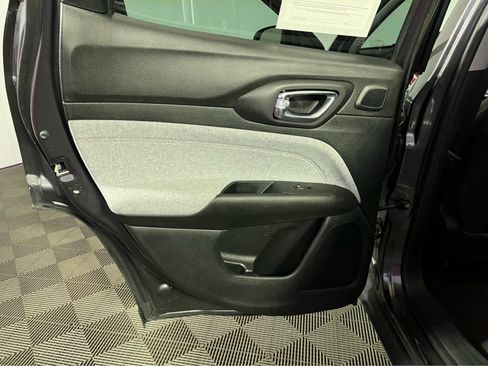 Used 2022 Jeep Compass Latitude w/ Sun and Sound Group image 25