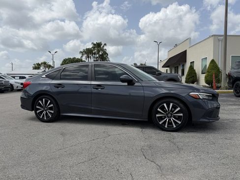 Used 2022 Honda Civic EX image 2