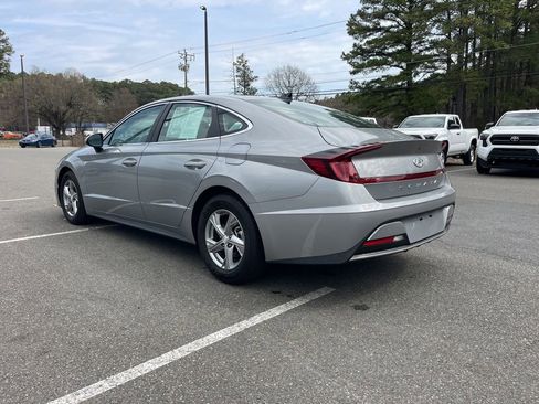 Used 2023 Hyundai Sonata SE w/ Preferred Accessory Package image 7
