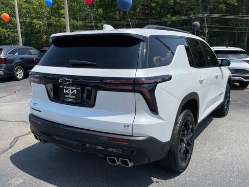 Used 2024 Chevrolet Traverse LT w/ Midnight/Sport Edition FWD image 3