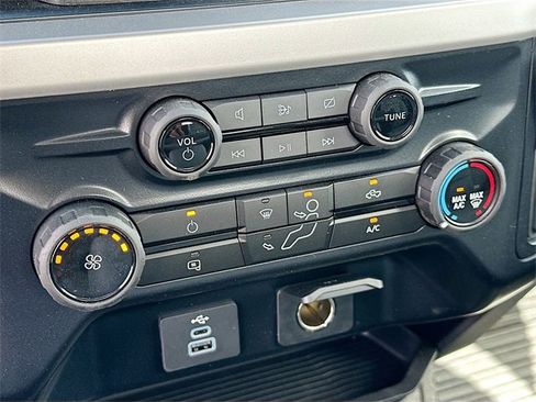 New 2024 Ford F550 MONROE 11' GOOSENECK image 11