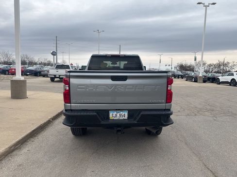Used 2024 Chevrolet Silverado 2500 Custom w/ Custom Value Package image 4