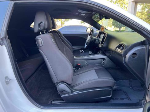 Used 2017 Dodge Challenger R/T RWD image 36