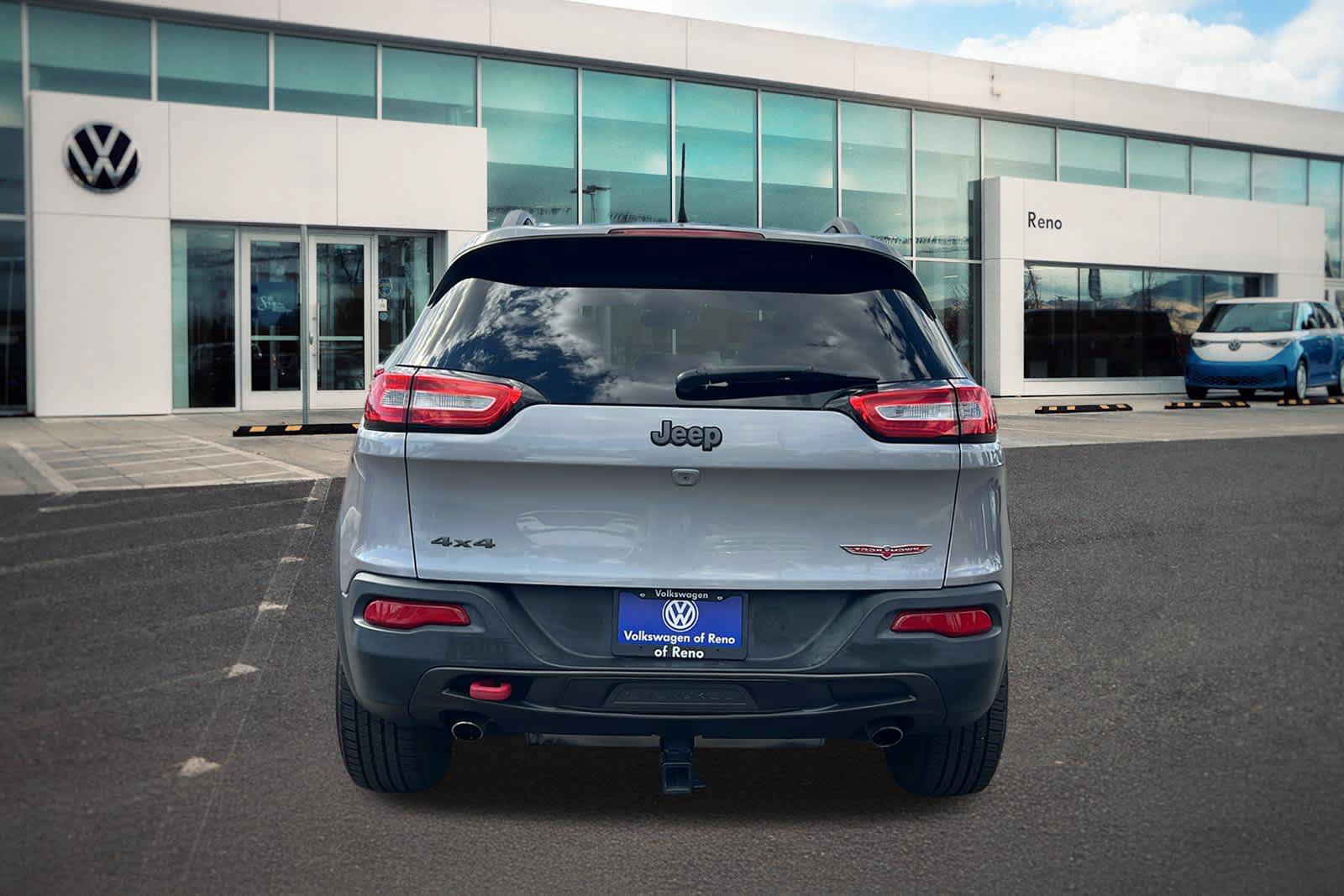 Used 2014 Jeep Cherokee Trailhawk w/ Comfort/Convenience Group AWD/4WD image 6