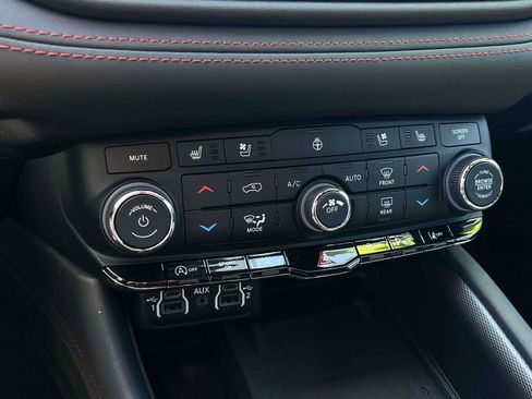 Used 2023 Dodge Durango GT AWD/4WD image 12