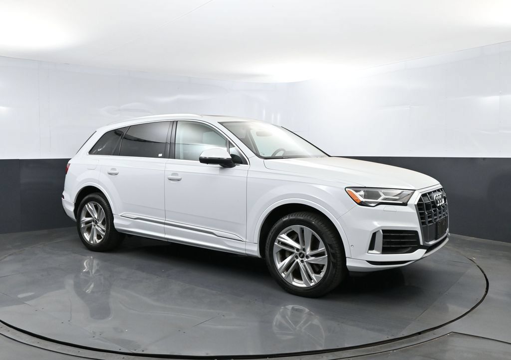 Used 2022 Audi Q7 3.0T Premium Plus w/ Premium Plus Package AWD/4WD image 3