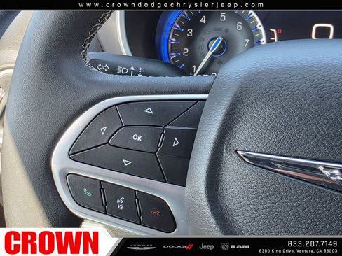 Used 2025 Chrysler Pacifica Select FWD image 27