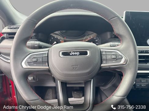 Used 2025 Jeep Compass Trailhawk AWD/4WD image 16