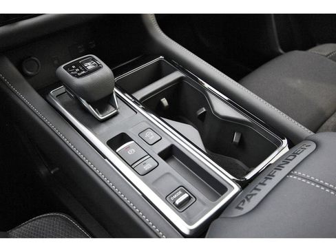 New 2026 Nissan Pathfinder SV w/ SV Premium Package FWD image 28