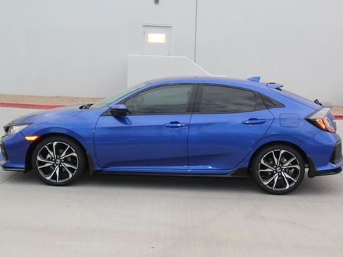 Used 2018 Honda Civic Sport image 8
