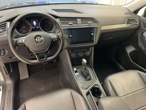 Used 2018 Volkswagen Tiguan SE image 19