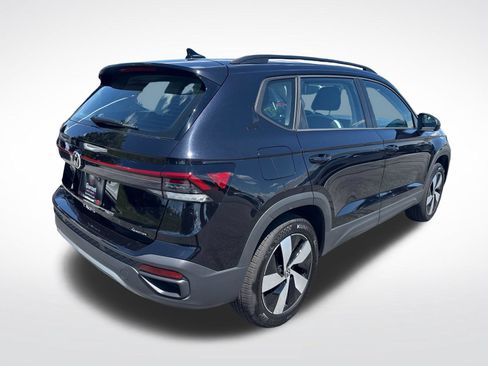 Certified 2025 Volkswagen Taos S AWD/4WD image 5